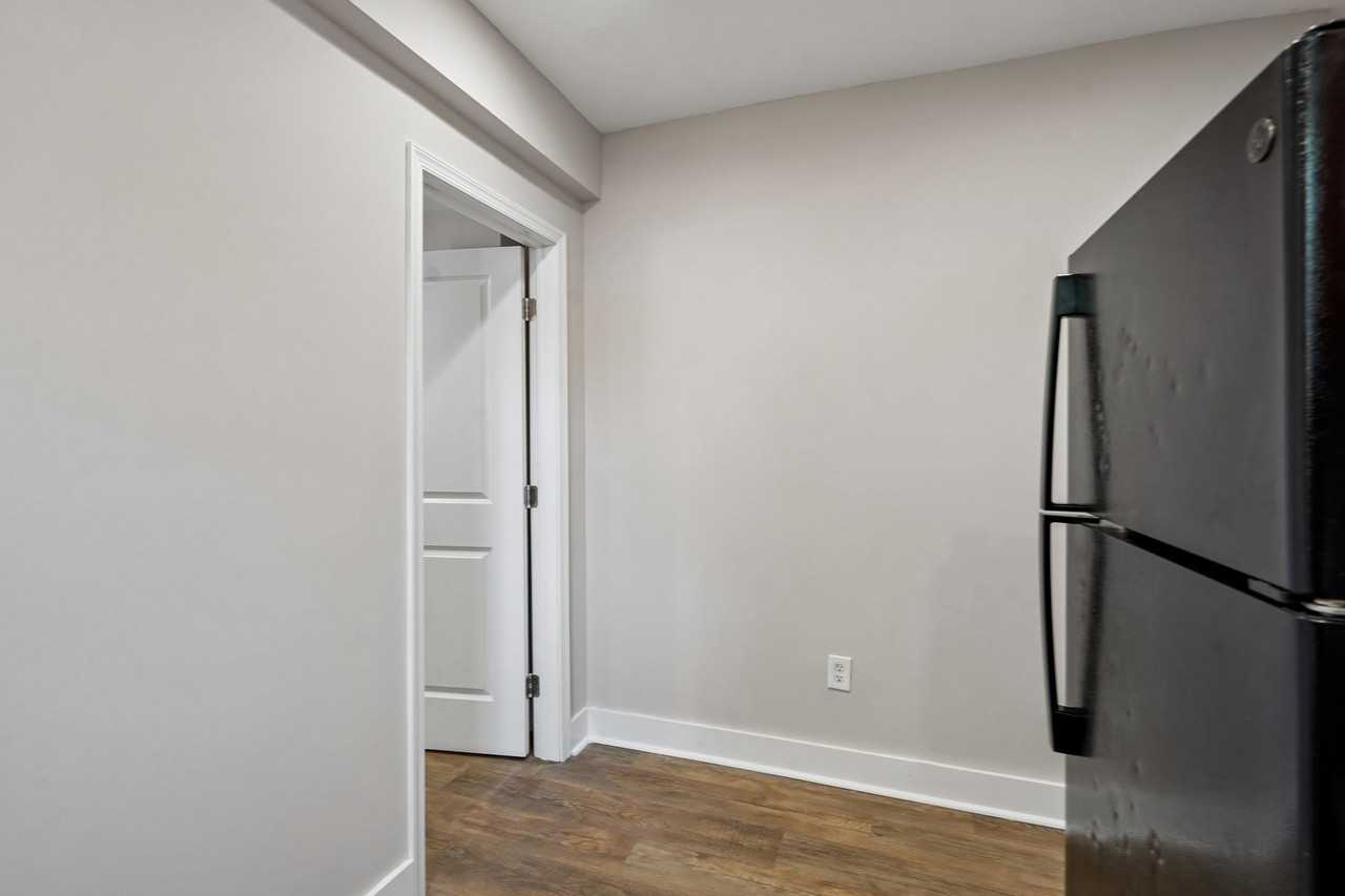 615 Malcolm X Ave Se - Photo 5 of 20