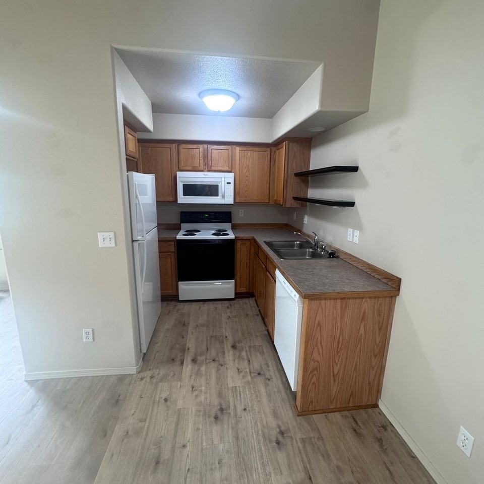 2382 Ne Mary Rose Pl #2 - Photo 6 of 13