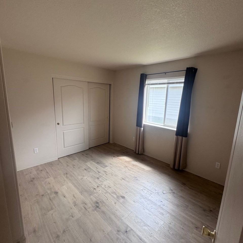 2382 Ne Mary Rose Pl #2 - Photo 7 of 12