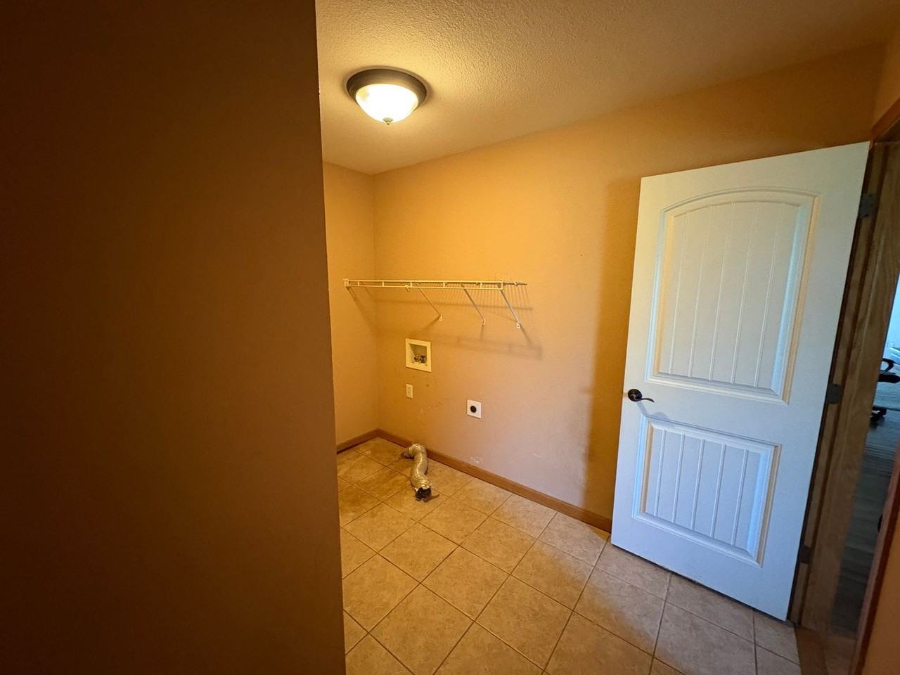 1413 Cobblestone Way - Photo 3 of 21
