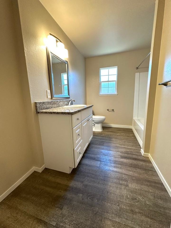 609 Fort Sumpter Dr - Photo 3 of 22
