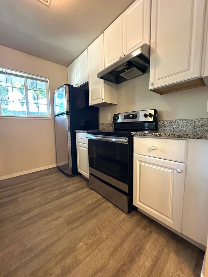 609 Fort Sumpter Dr - Photo 6 of 22
