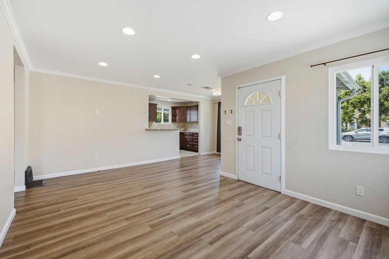 1630 N Ontario St - Photo 2 of 16