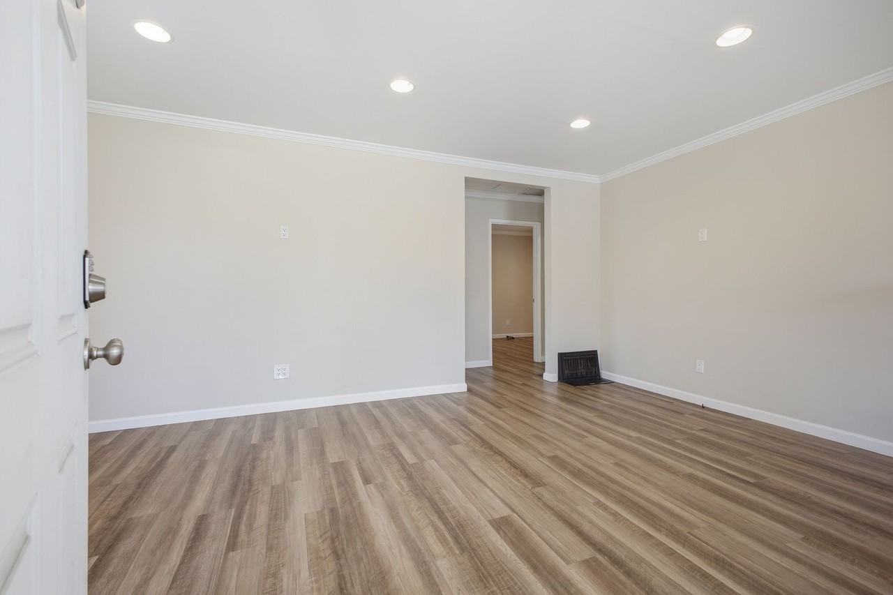 1630 N Ontario St - Photo 4 of 16