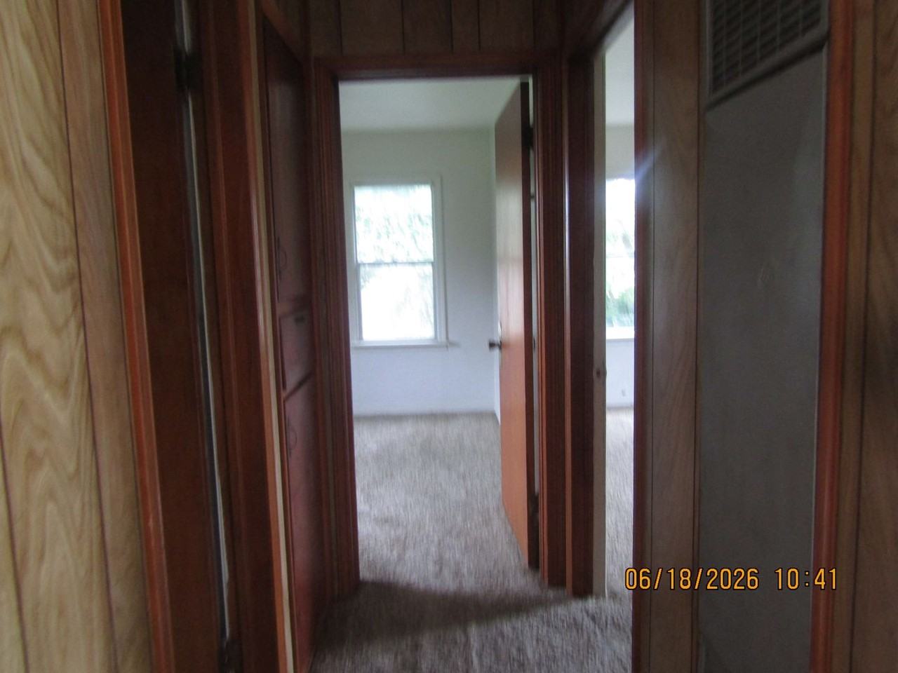 1713 Nw Ozmun Ave - Photo 4 of 11