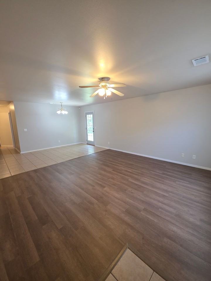 106 Willow Creek Dr - Photo 2 of 24
