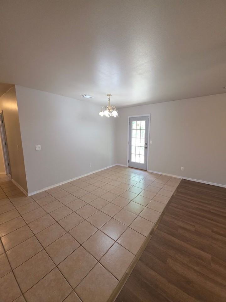106 Willow Creek Dr - Photo 4 of 24