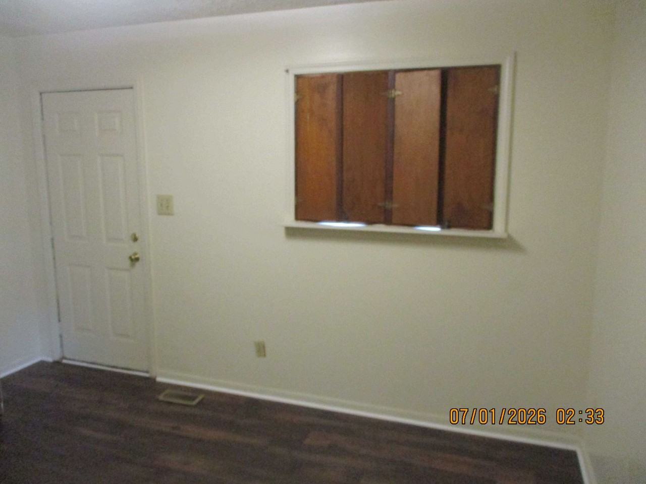 1704B W Whitney Ave - Photo 3 of 6