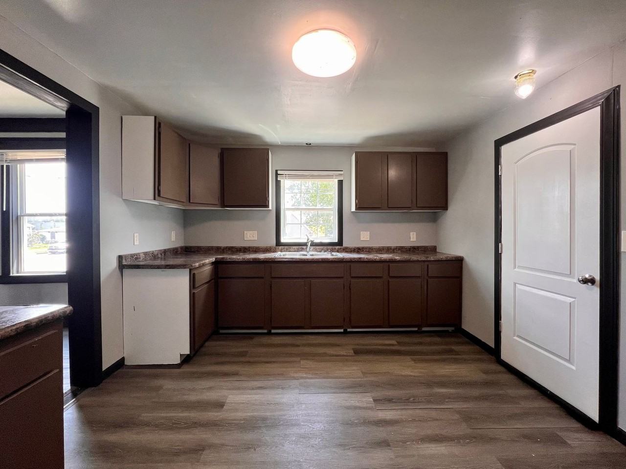203 South Ave - Photo 5 of 11