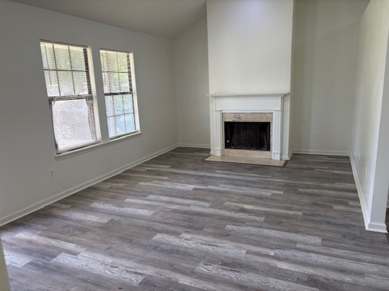 108 Ruth Ln - Photo 3 of 13