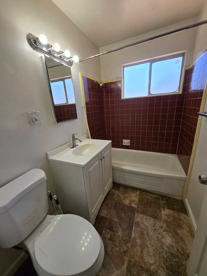 2081 Petri Ln - Photo 5 of 7
