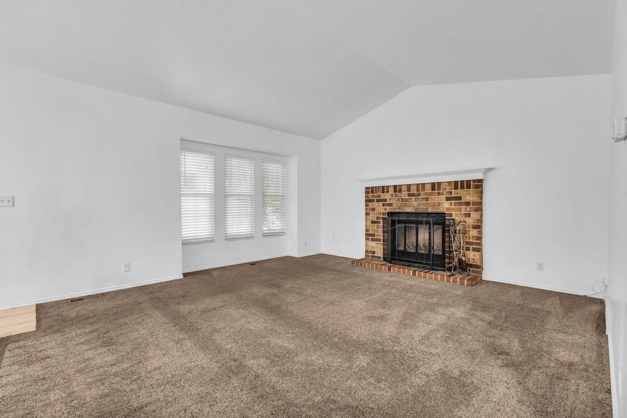 879 Rice Cir - Photo 2 of 27