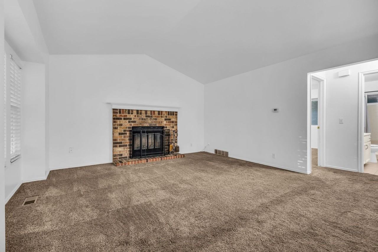 879 Rice Cir - Photo 4 of 27