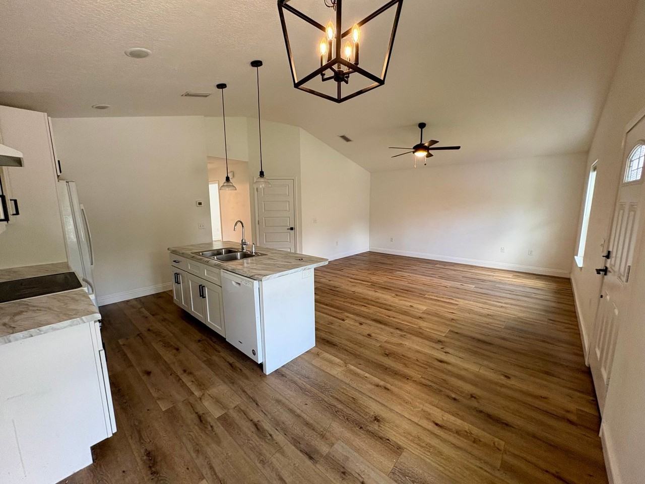 3218 Douglas Rd #B - Photo 2 of 11