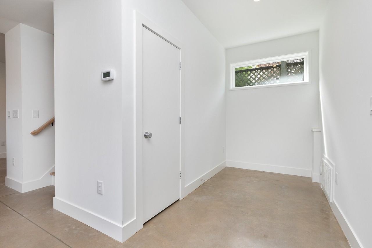 2161 Mayview Rd - Photo 6 of 37