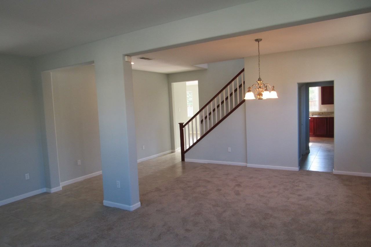 1064 Ashbridge Bay Dr - Photo 4 of 32