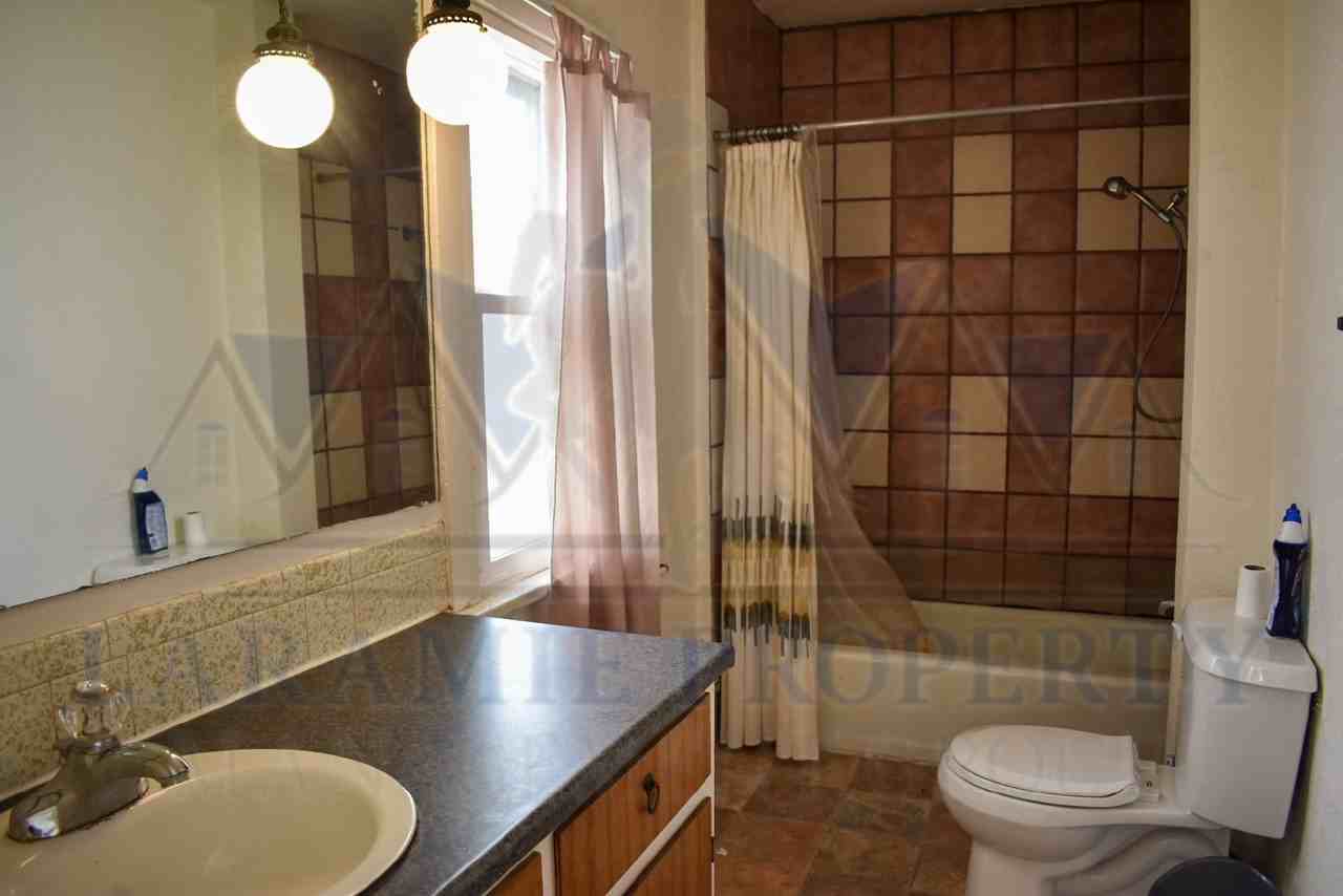 208 E Sheridan St - Photo 4 of 16