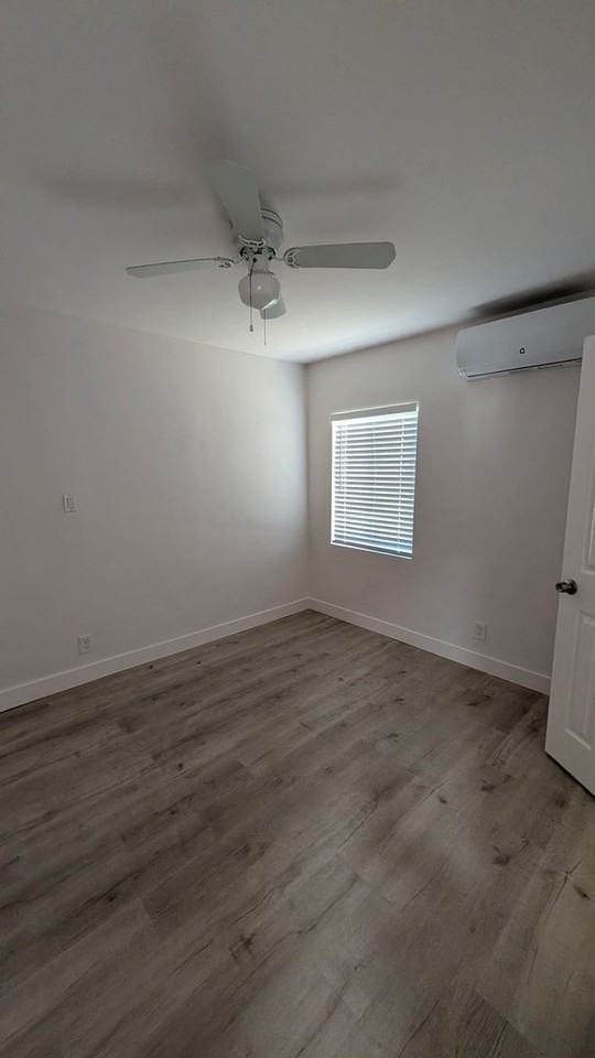 275 Dahlia Ave - Photo 5 of 15