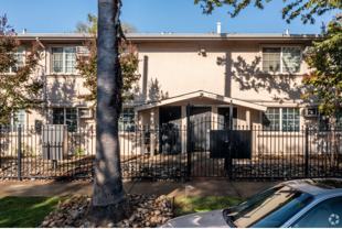 2700 32nd Street - Photo 1 of 1