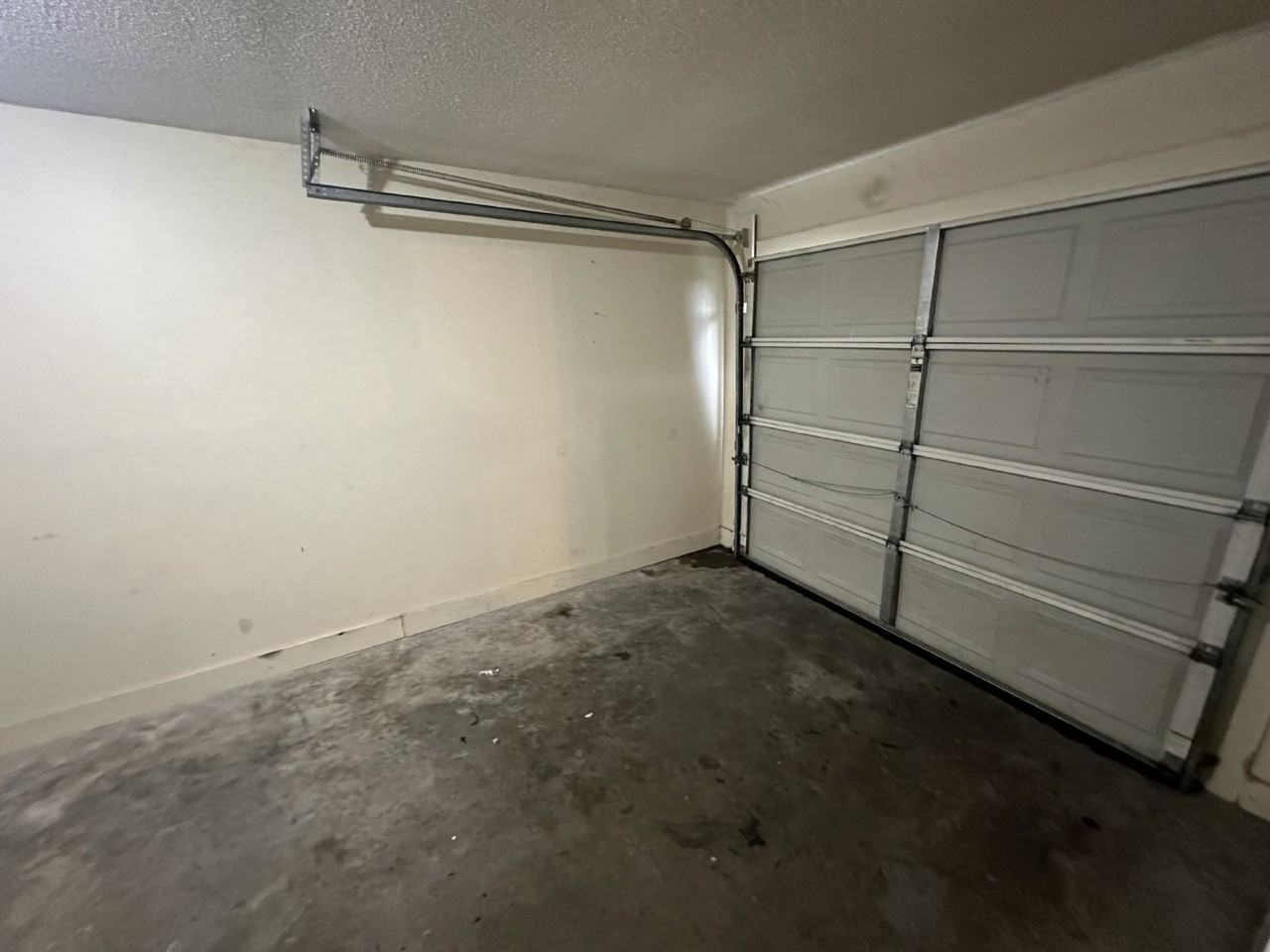 966 Yale Ct - Photo 4 of 10