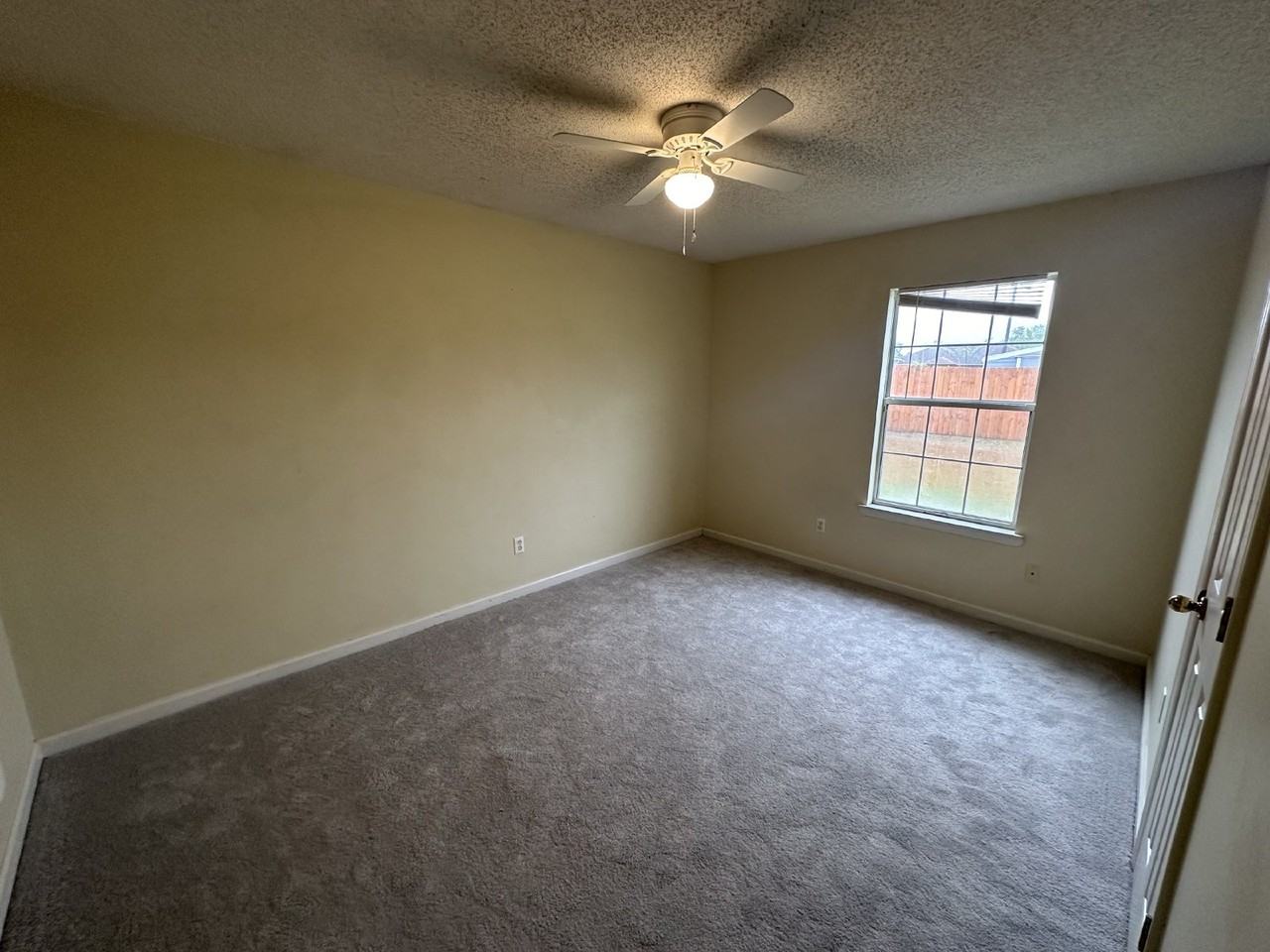 966 Yale Ct - Photo 5 of 10