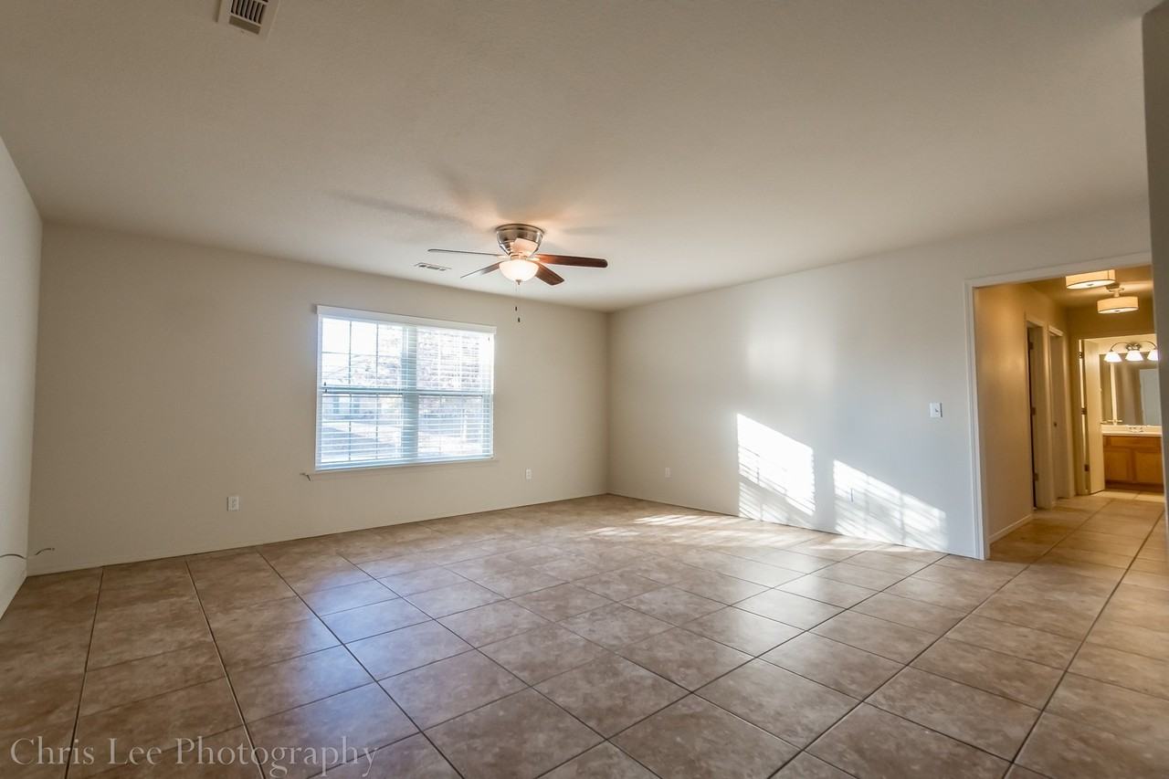 1278 N Heritage Ave - Photo 5 of 16