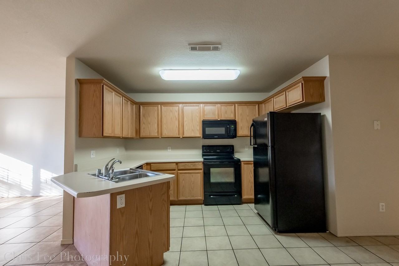 1278 N Heritage Ave - Photo 7 of 16