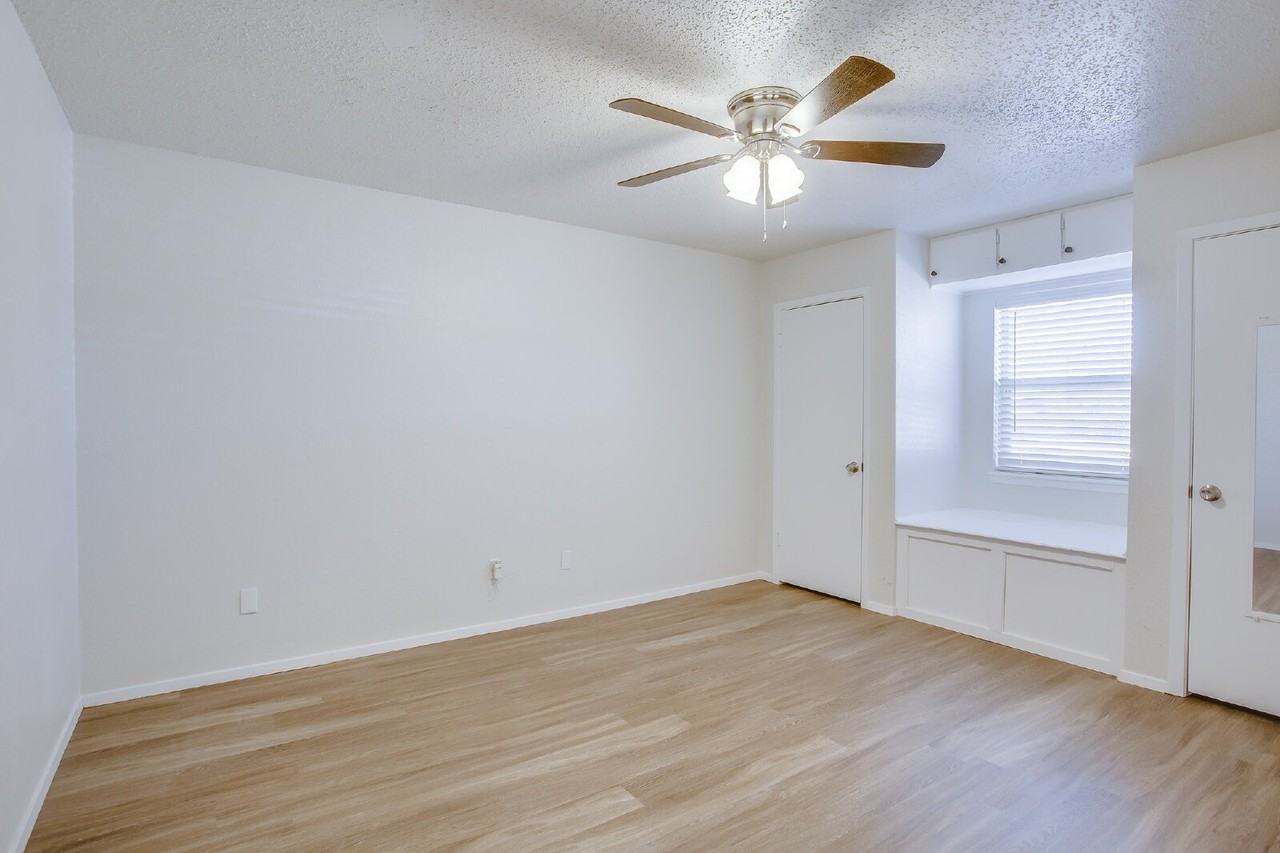 6311 27th St - Photo 7 of 11