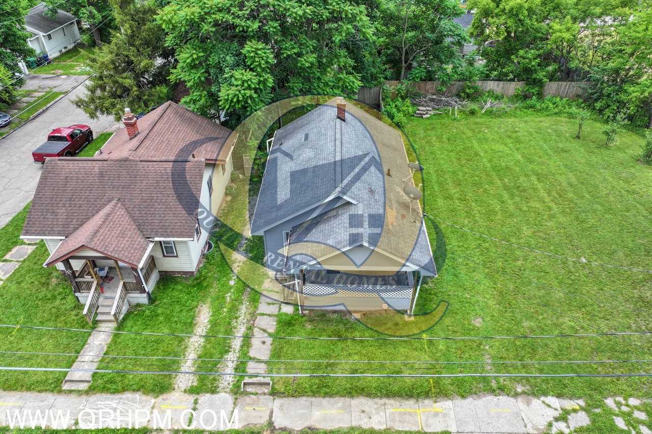 1205 Pinehurst Ave - Photo 2 of 20