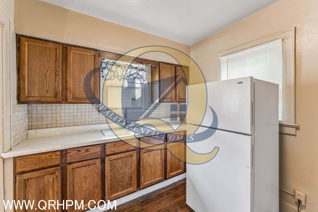 1205 Pinehurst Ave - Photo 7 of 18