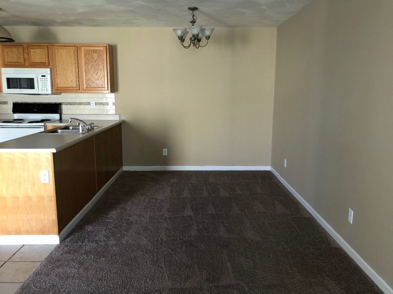 1651 W Kole Dr - Photo 5 of 12