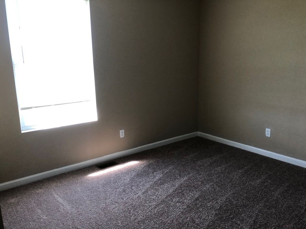 1651 W Kole Dr - Photo 6 of 12