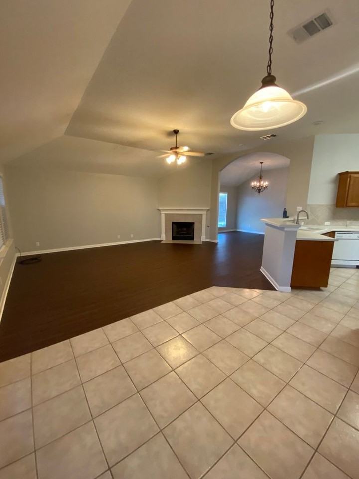 617 Kingston Lacy Blvd - Photo 4 of 10