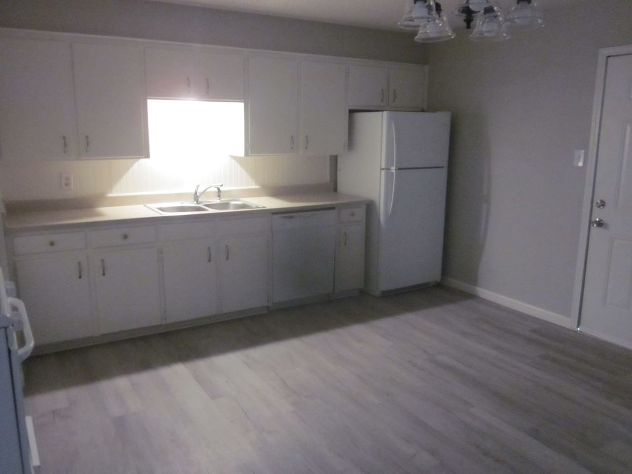 1209 Heather St - Photo 3 of 11