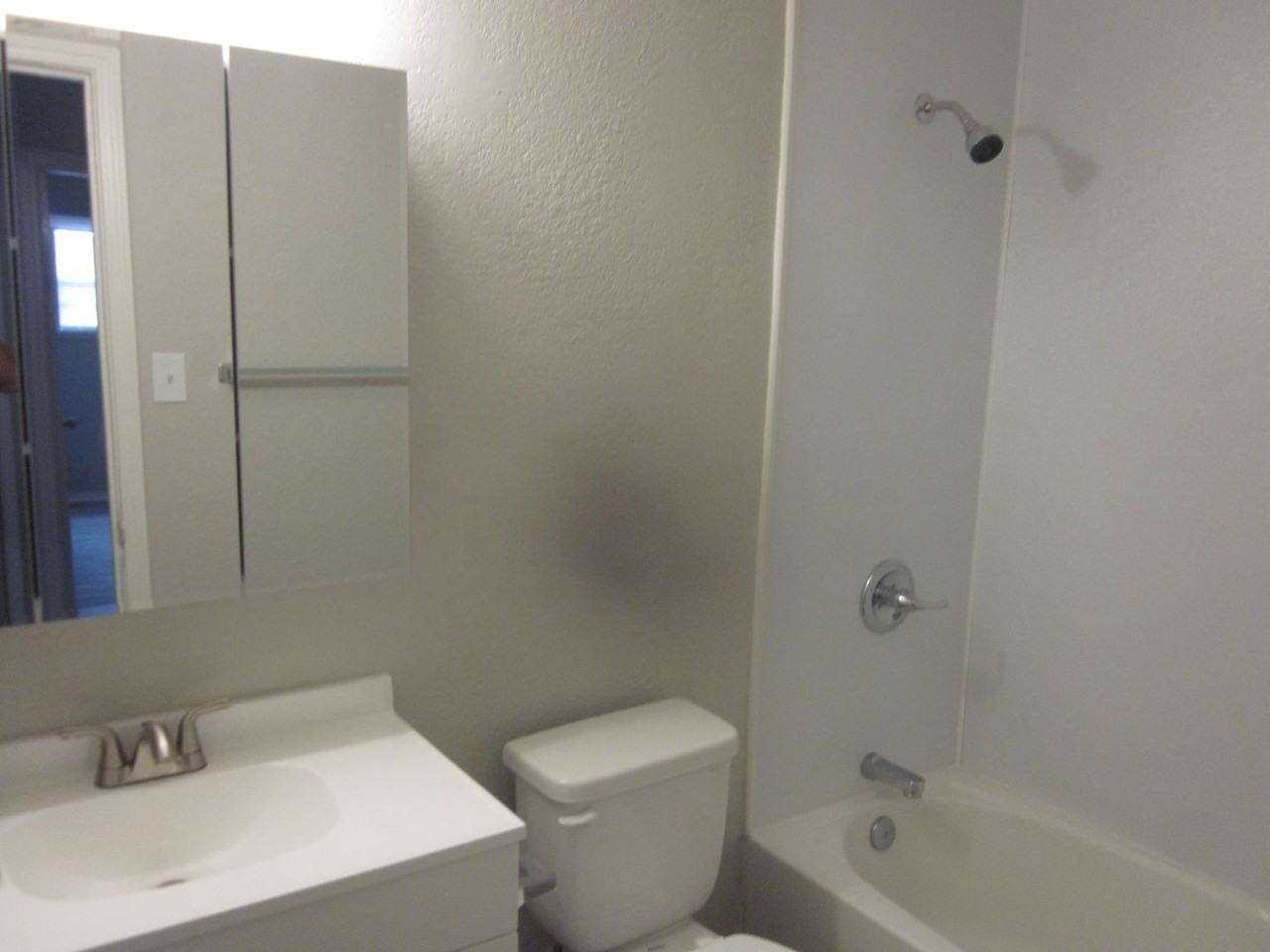 1209 Heather St - Photo 4 of 11
