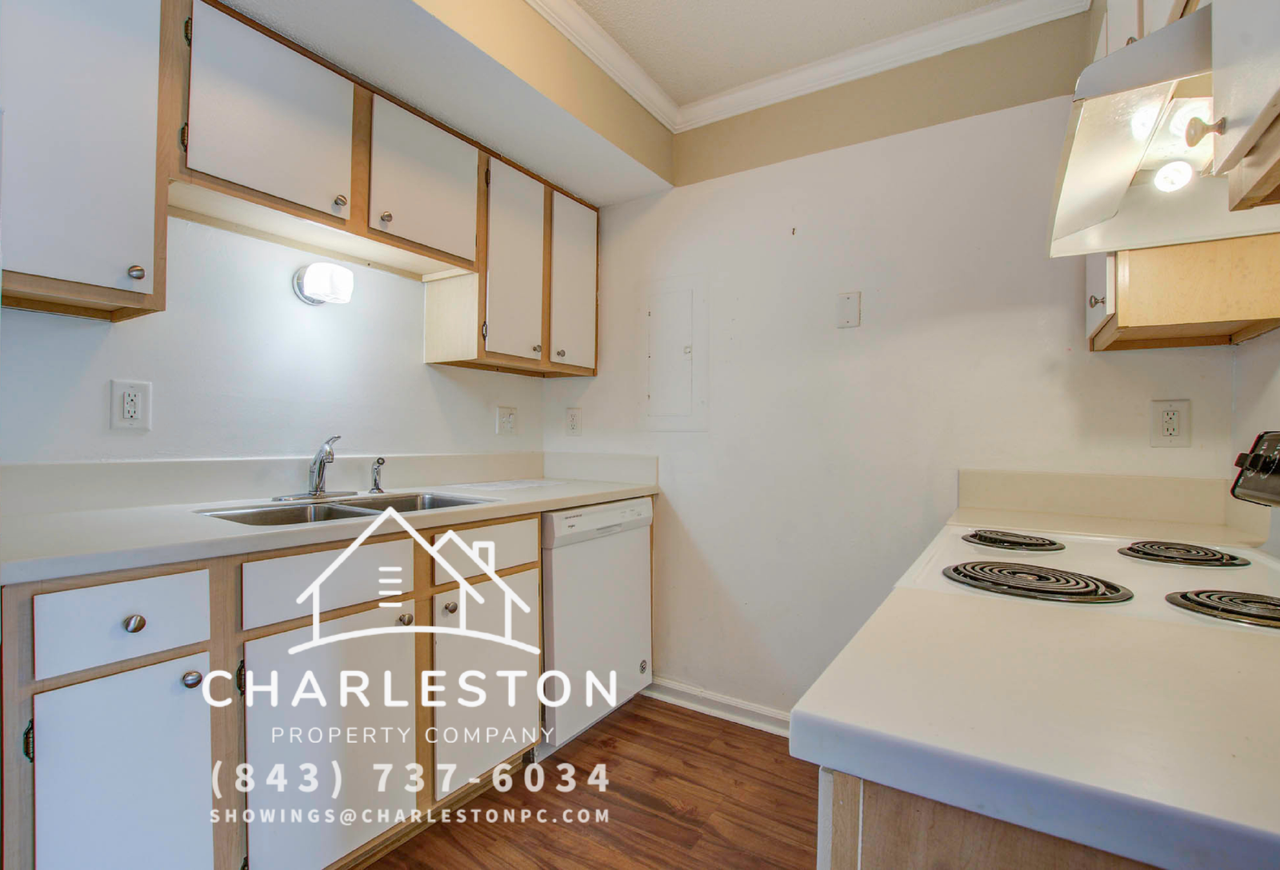 2494 Etiwan Ave Apt F7 - Photo 5 of 18