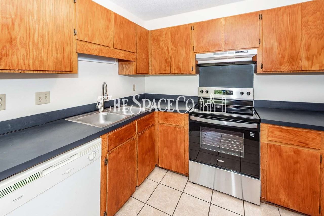 2020 Coldspring Dr #F - Photo 4 of 18