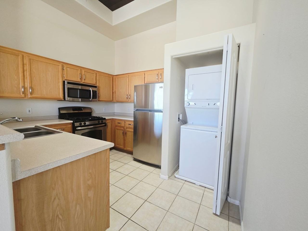 700 Carnegie St #222 - Photo 7 of 19