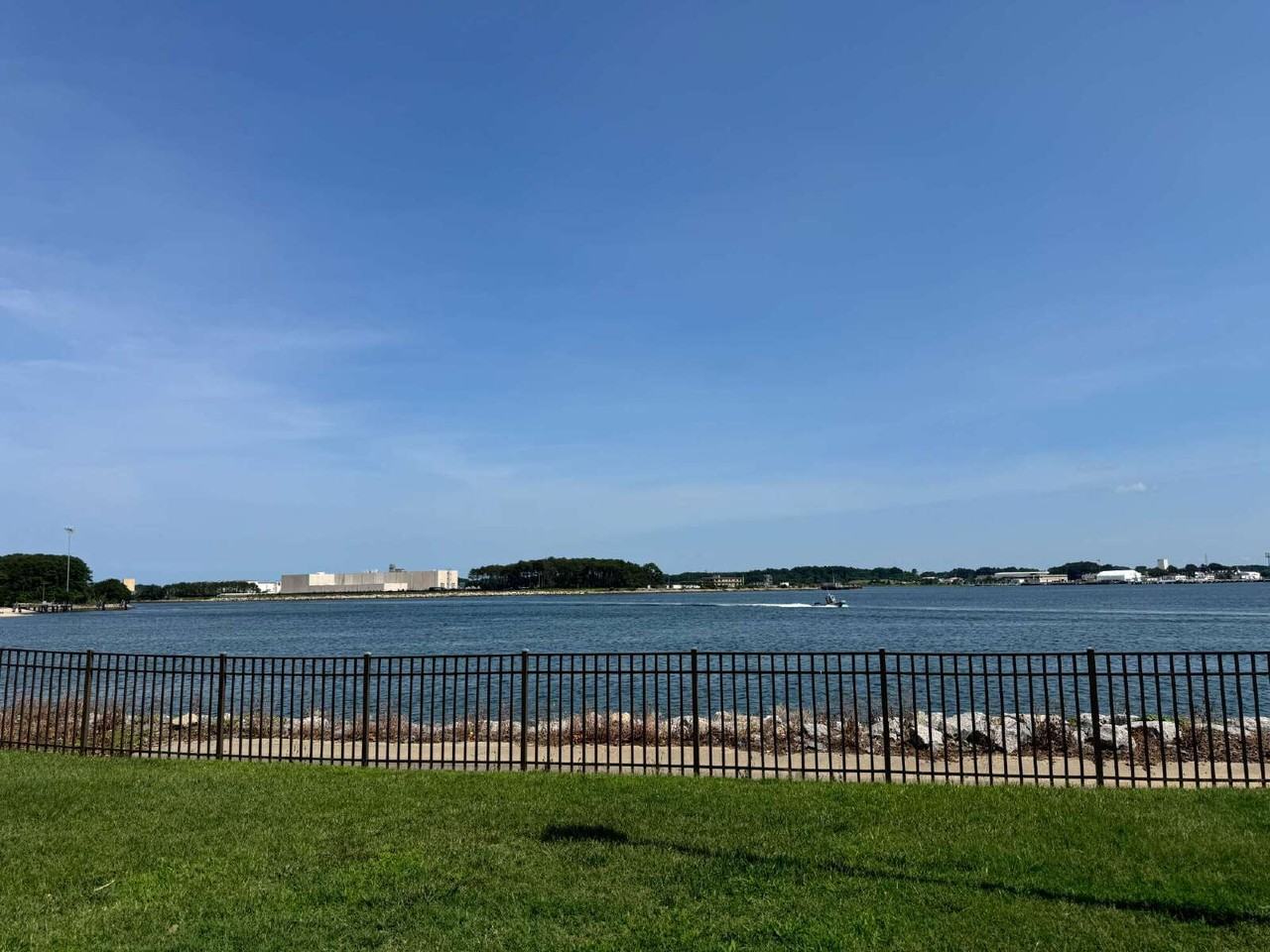 9462 Bay Front Dr - Photo 2 of 24