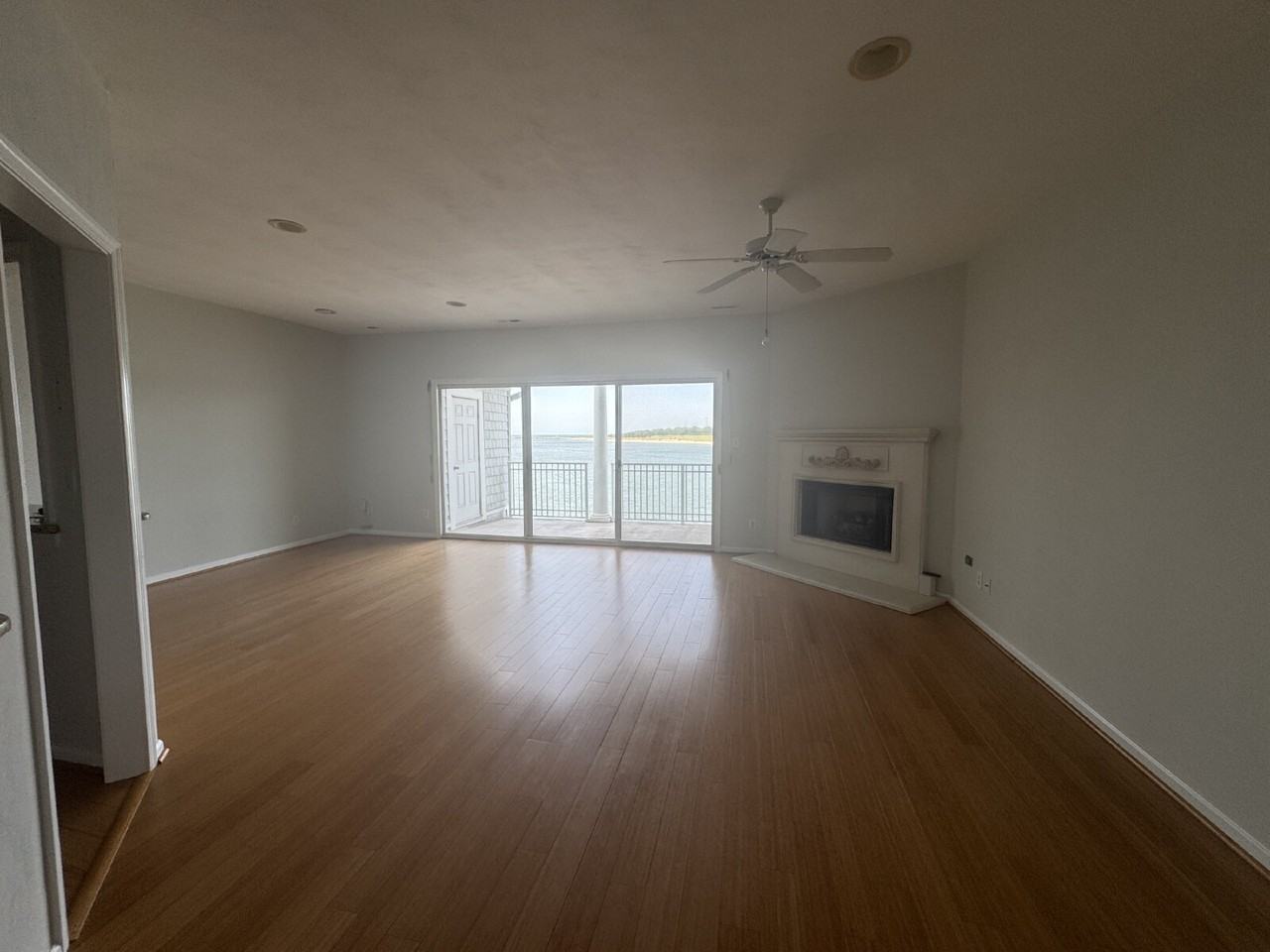 9462 Bay Front Dr - Photo 5 of 24