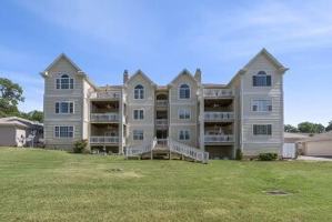 featured image of 280 Woodland Dr W #LC
