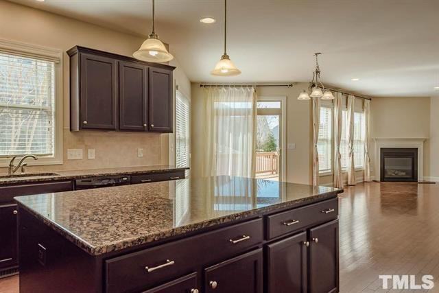 726 Weavers Ridge Dr - Photo 2 of 21