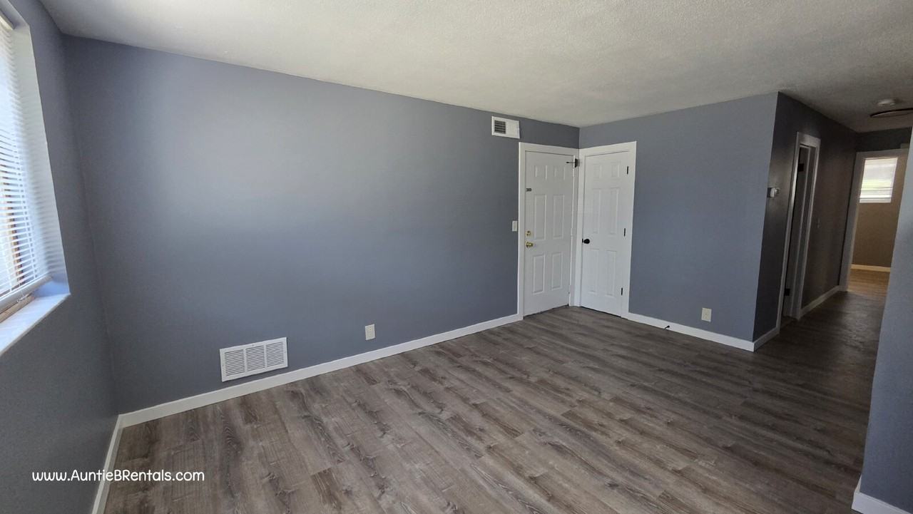 4550 Madison St Ne #1 - Photo 4 of 13