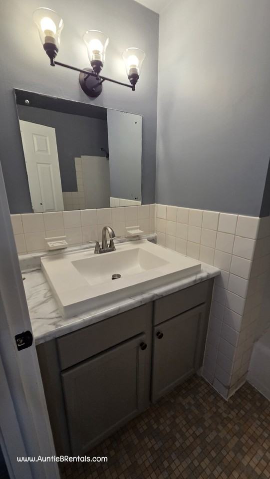 4550 Madison St Ne #1 - Photo 7 of 13