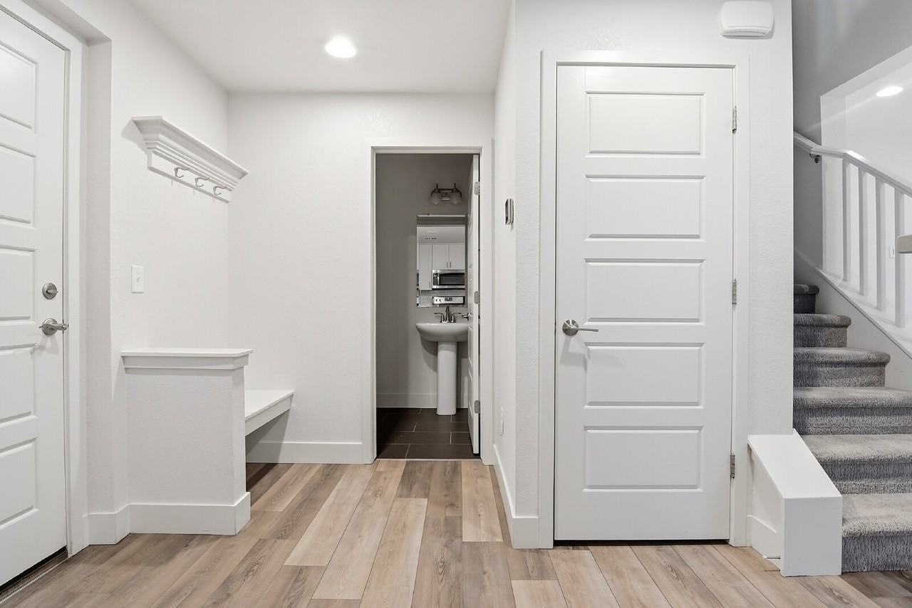 11117 E 25th Ave - Photo 3 of 35