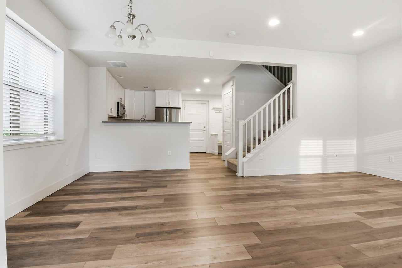 11117 E 25th Ave - Photo 7 of 35
