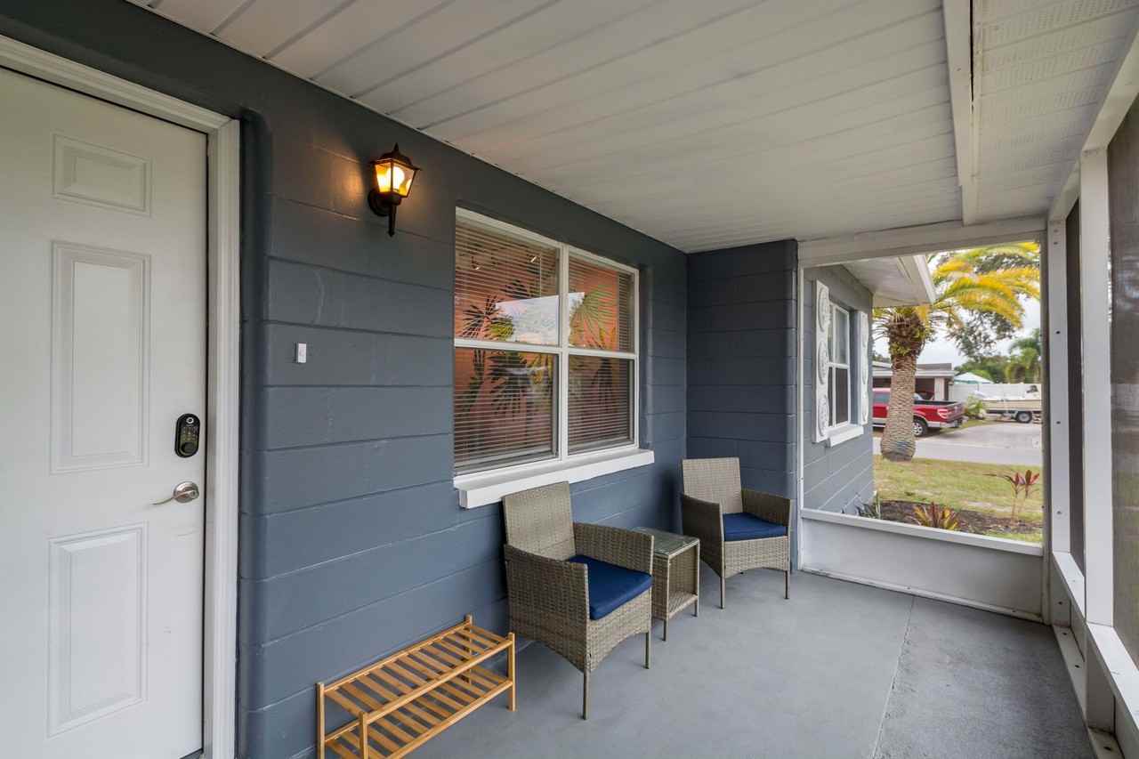 5145 104th Way N - Photo 3 of 33