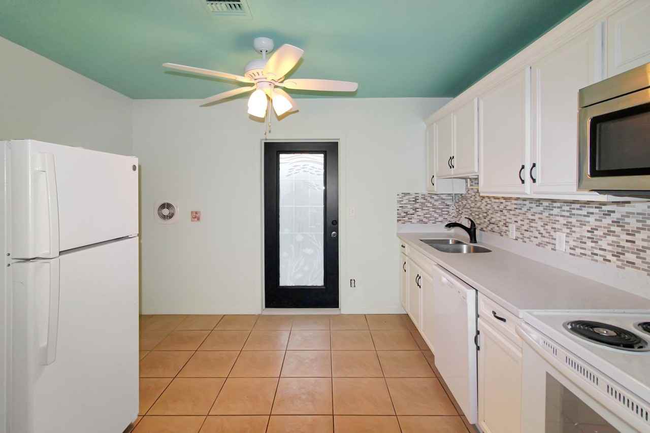 3090 Sunset Beach Dr - Photo 3 of 12