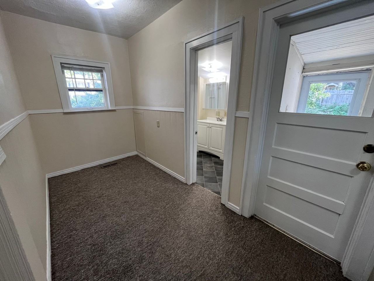 304 S Rutan St - Photo 6 of 10