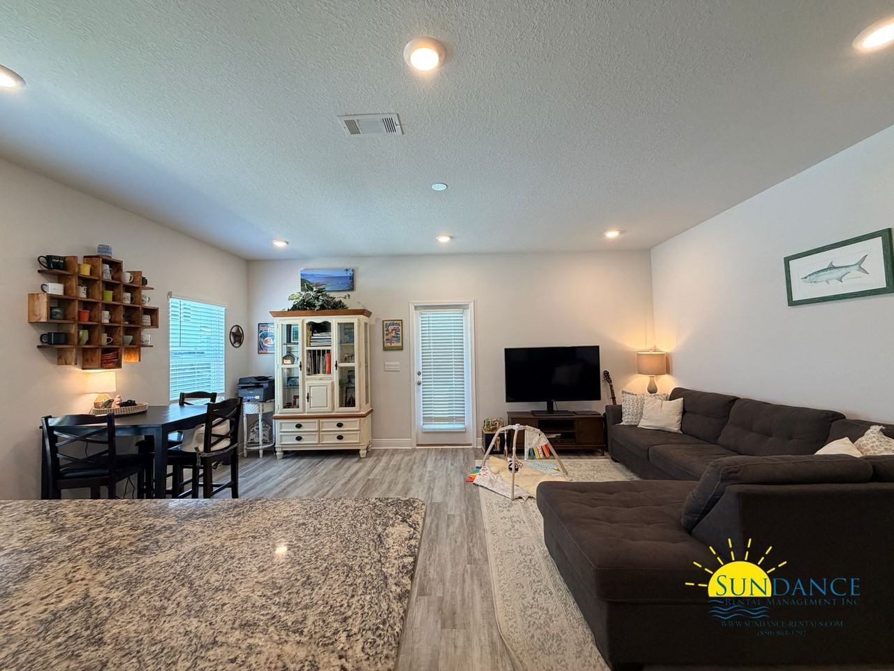 1015 Mclaren Cir - Photo 2 of 26